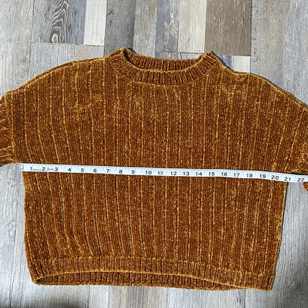 Derek Heart Women's Rust Ribbed Crew Neck Sweater - Picture 7 of 10